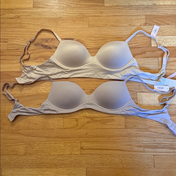 Two beige bras - Picture 1 of 4